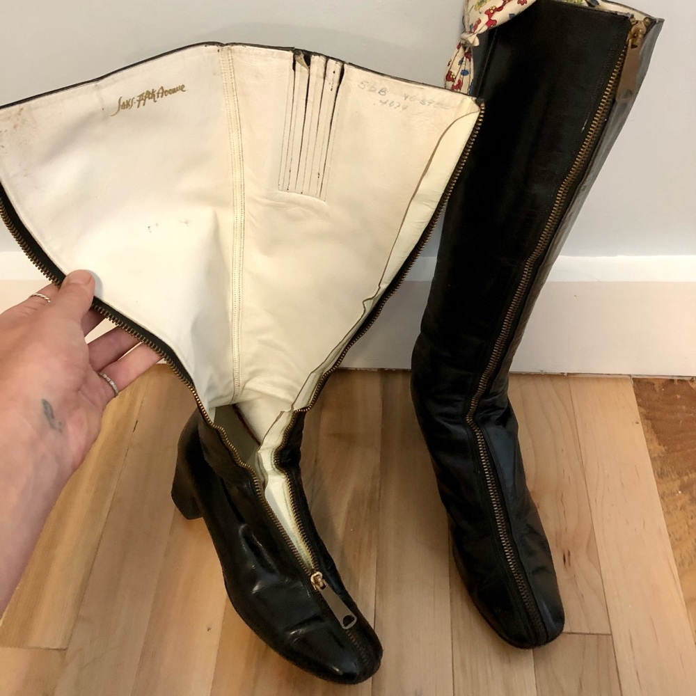 Vintage Black Leather Roger Vivier Paris Boots